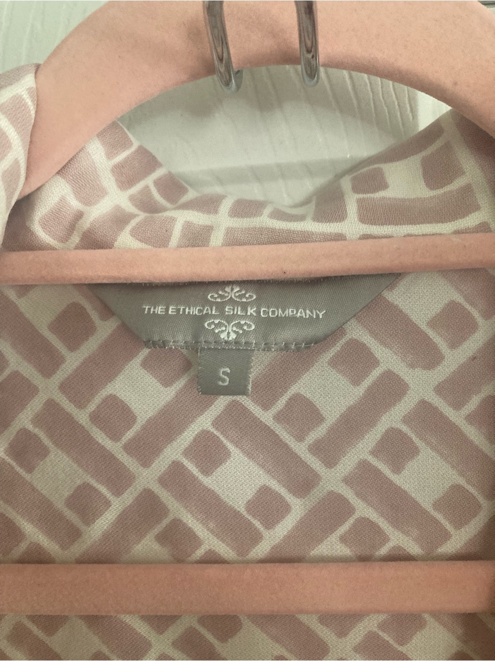 100% Mulberry Silk Blush Geometric Pajama Set with Contrast Piping - Women Small - Picture 8 of 12